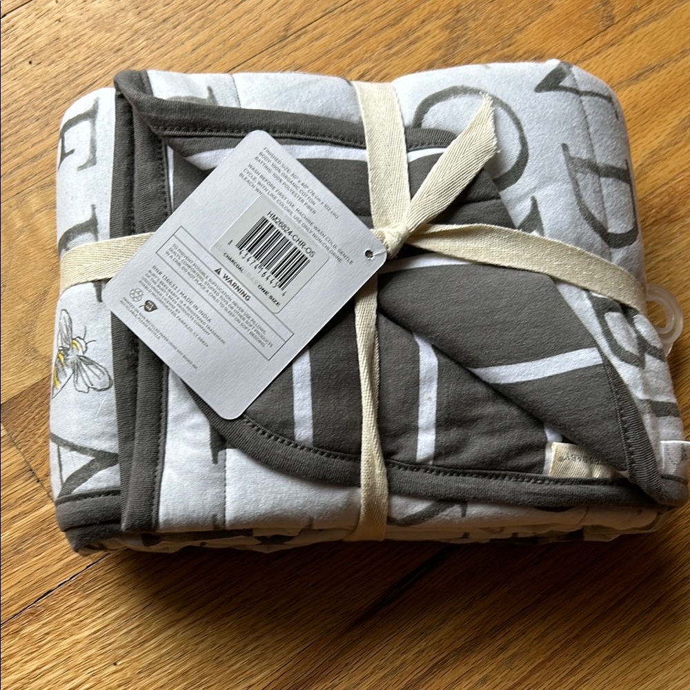 NWT Burt’s Bees baby blanket
